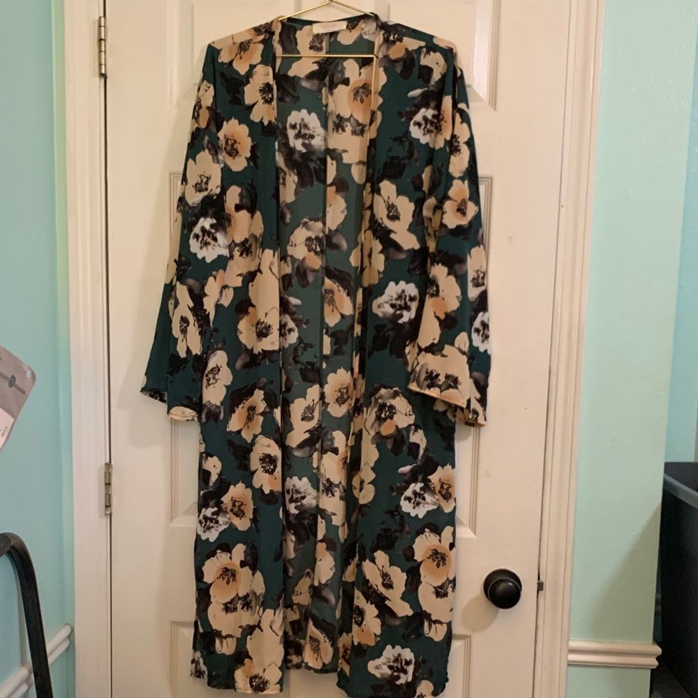 Peach Love California Green And Floral Kimono Size Medium/Large